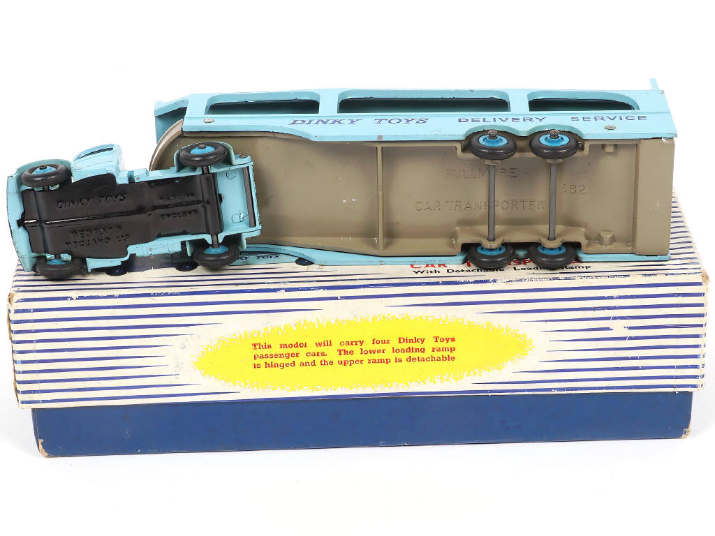 Lot 544 - DINKY TOYS (GB) (1)