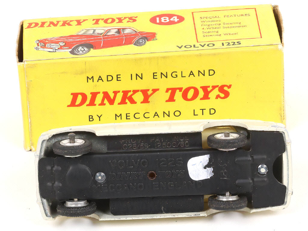 Lot 524 - DINKY TOYS (GB) (1)