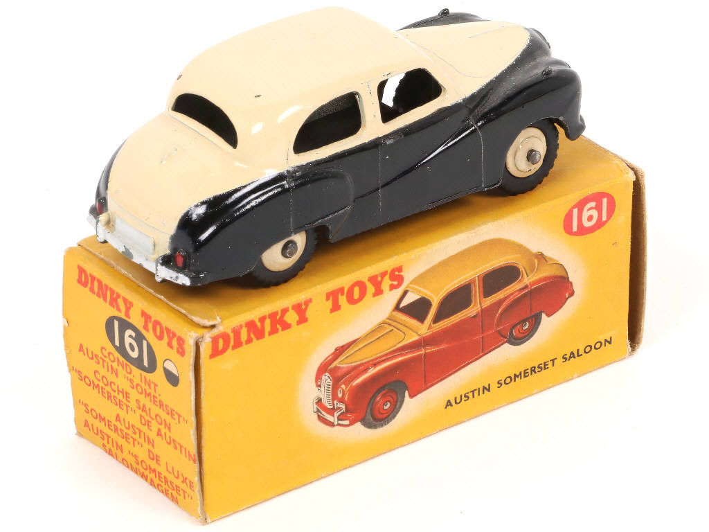 Lot 517 - DINKY TOYS (GB) (1)