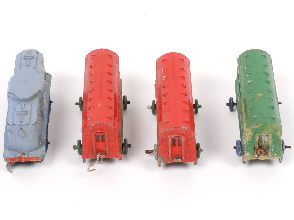 Lot 394 - DINKY TOYS (FRANCE) (1)