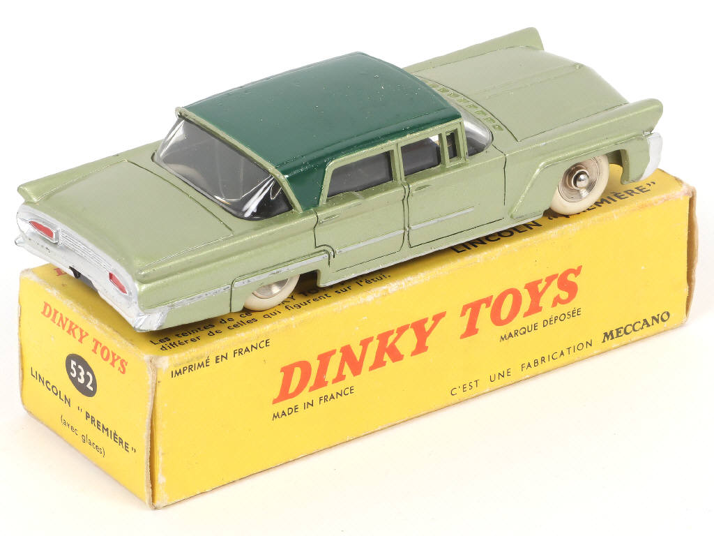 Lot 430 - DINKY TOYS (FRANCE) (1)