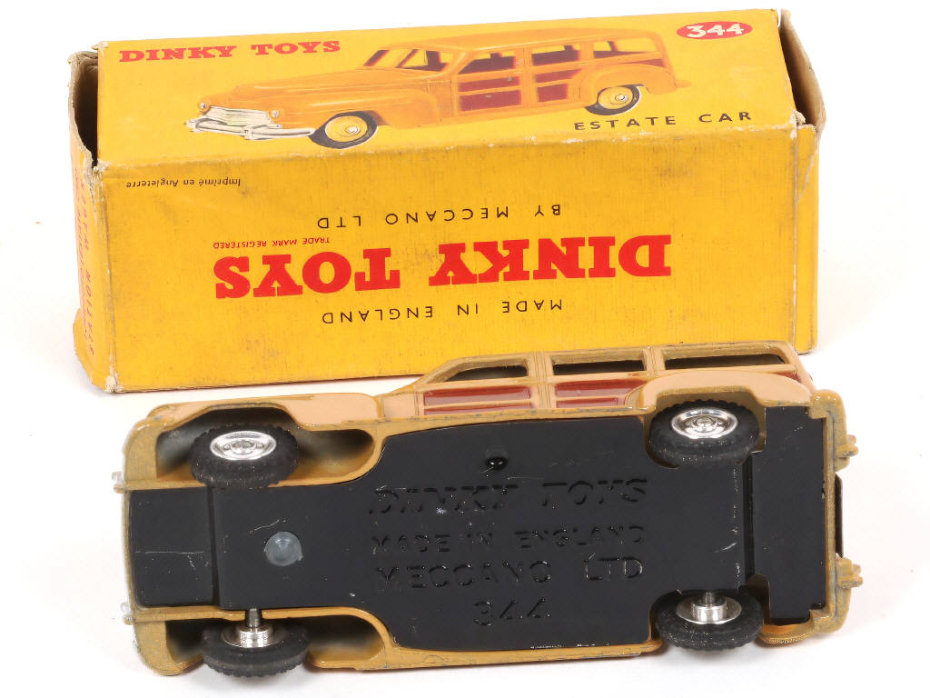 Lot 531 - DINKY TOYS (GB) (1)