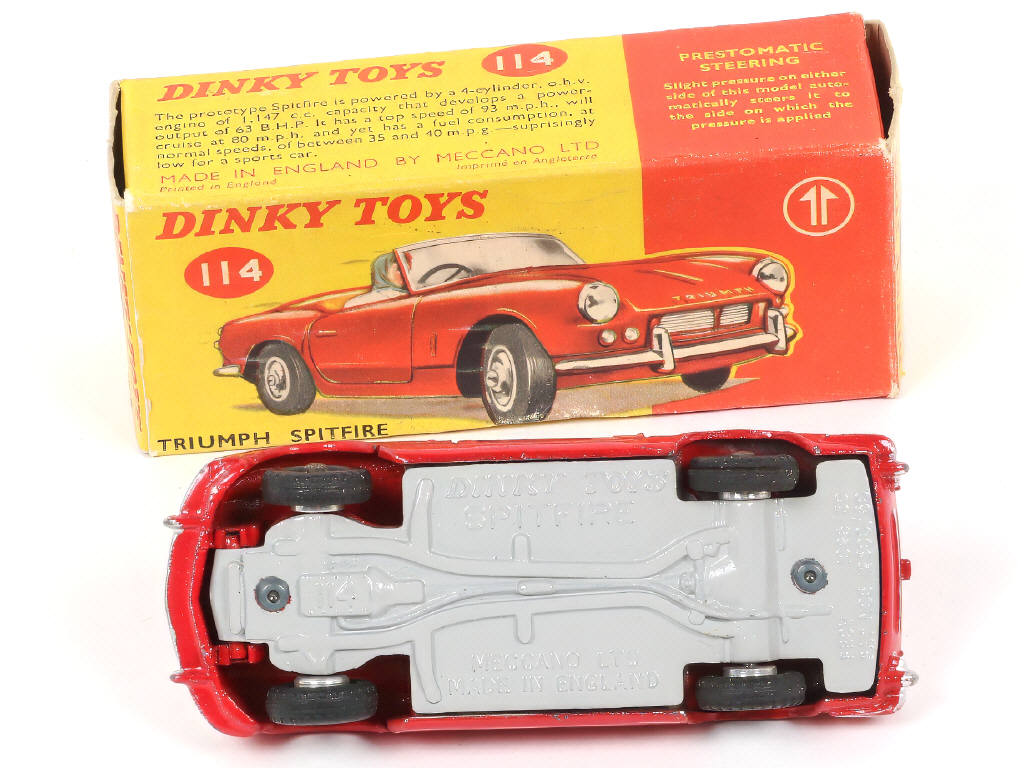 Lot 510 - DINKY TOYS (GB) (1)