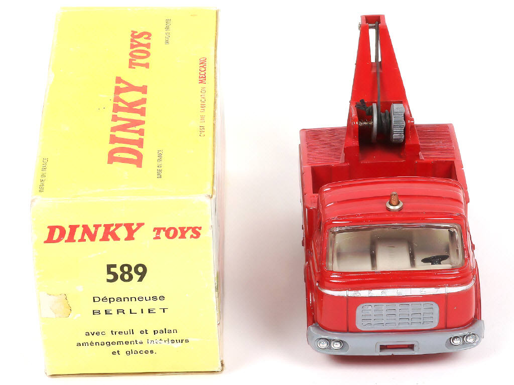 Lot 452 - DINKY TOYS (FRANCE) (1)