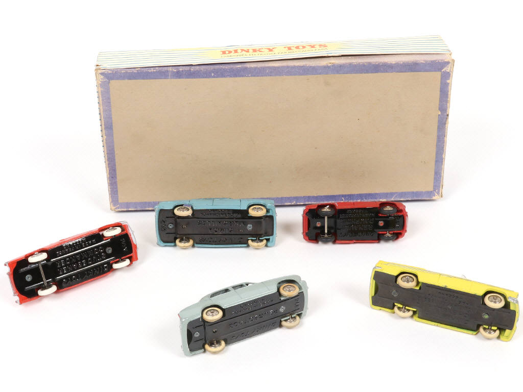 Lot 383 - DINKY TOYS (FRANCE) (1)
