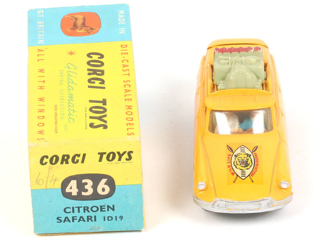 Lot 263 - CORGI TOYS (GB) (1)