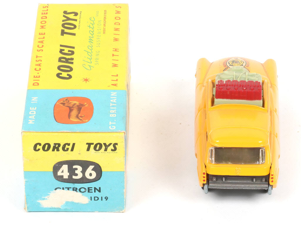Lot 263 - CORGI TOYS (GB) (1)