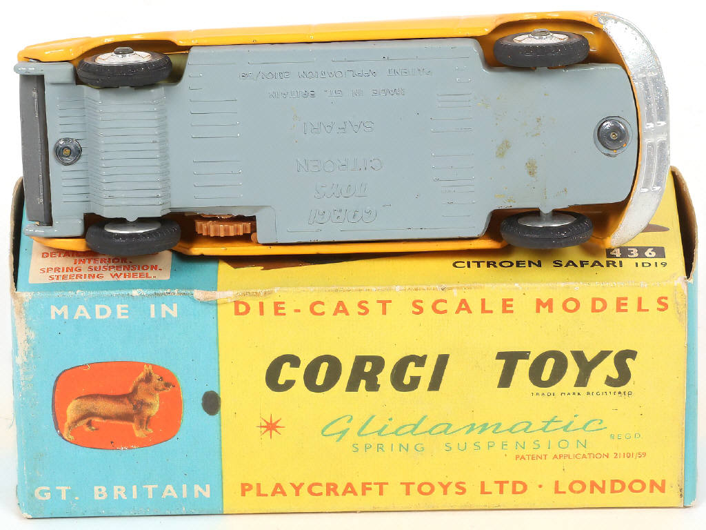 Lot 263 - CORGI TOYS (GB) (1)