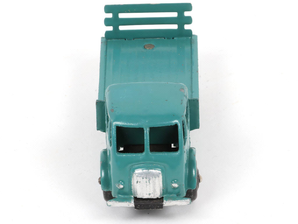 Lot 407 - DINKY TOYS (FRANCE) (1)