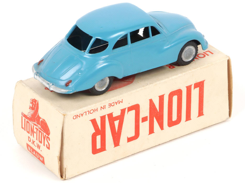 Lot 202 - LION-CAR (PAYS-BAS) (1)