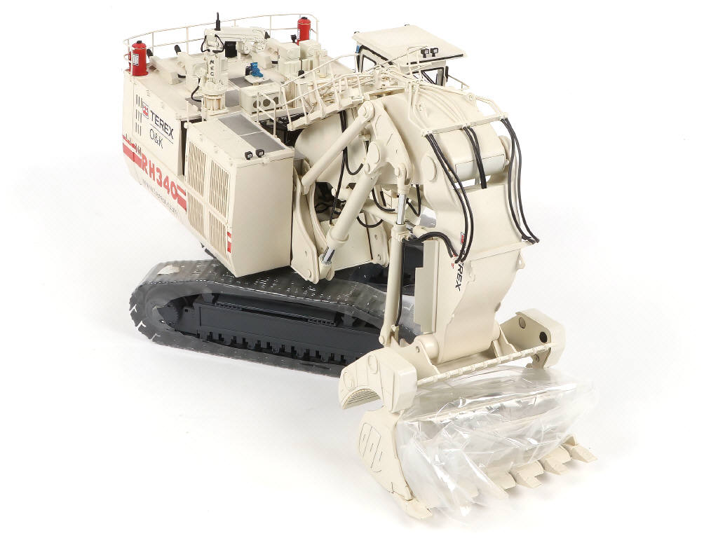 Lot 107 - BRAMI SCALEMODELS (1)