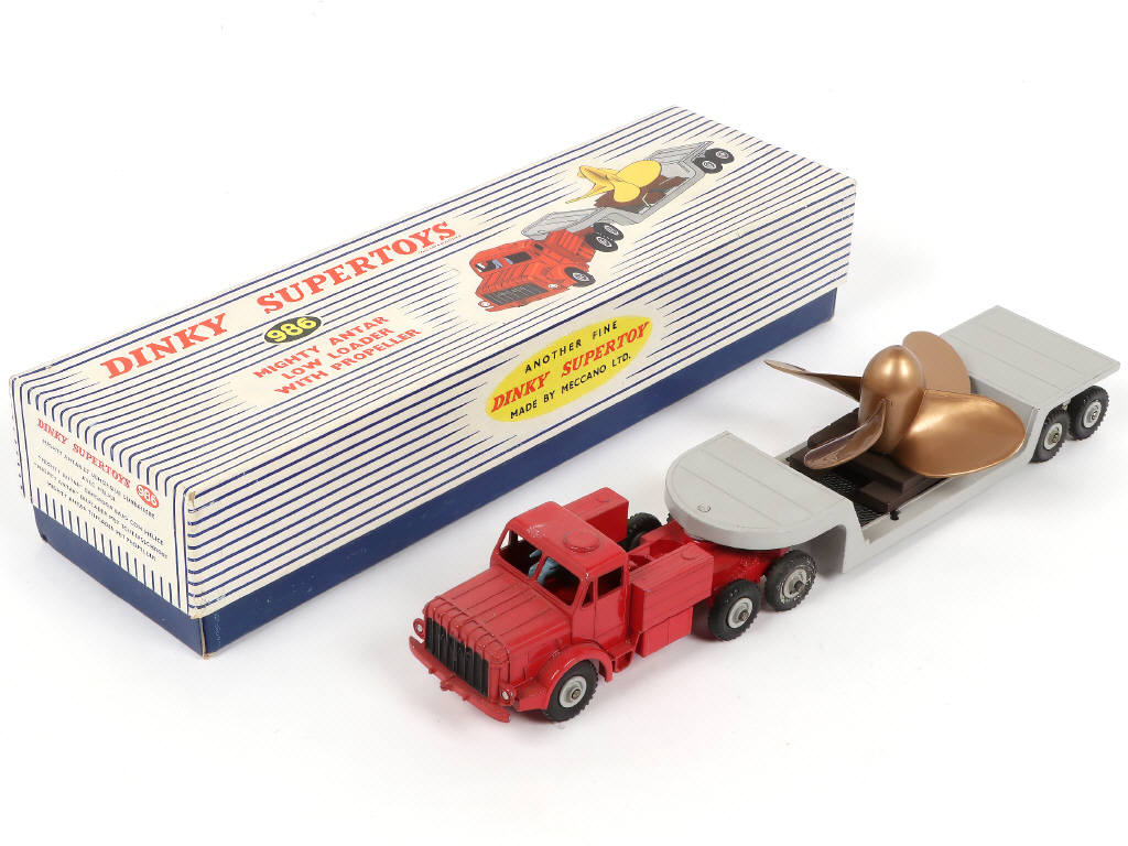 Lot 545 - DINKY TOYS (GB) (1)