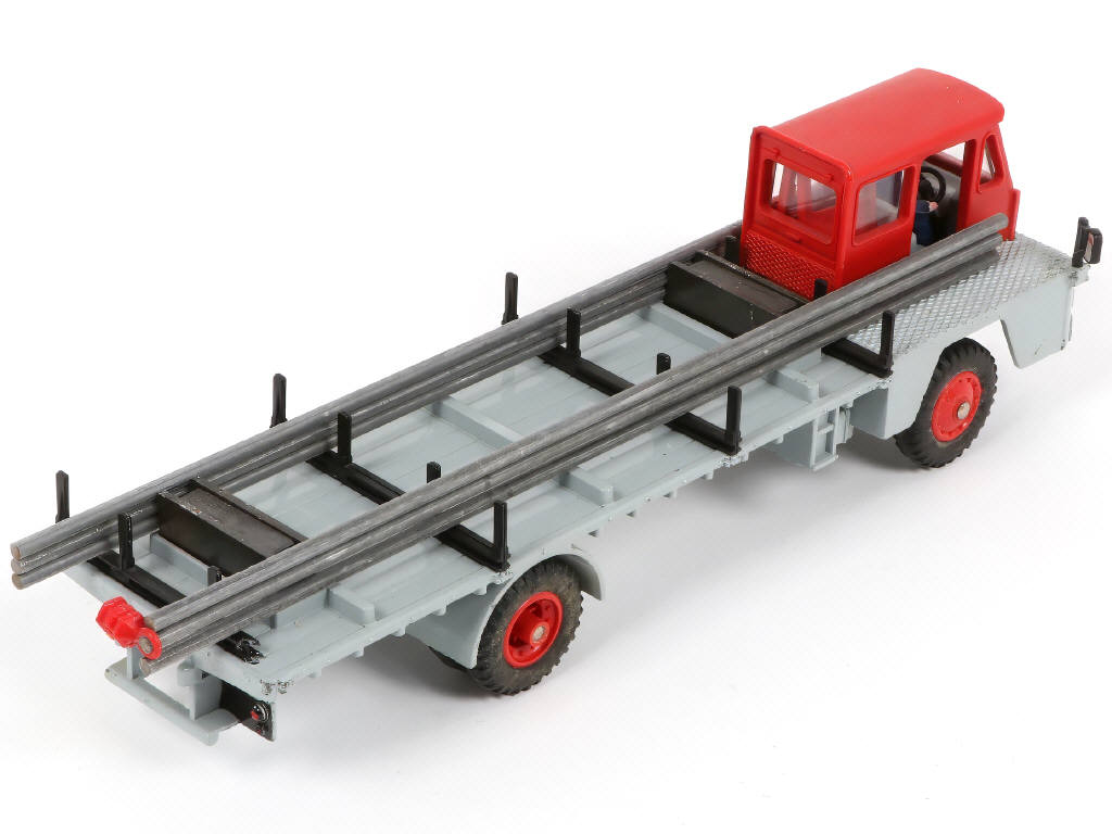 Lot 458 - DINKY TOYS (FRANCE) (1)