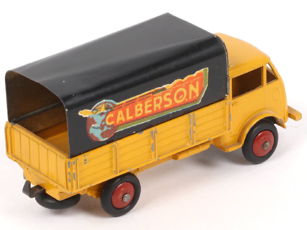 Lot 412 - DINKY TOYS (FRANCE) (1)