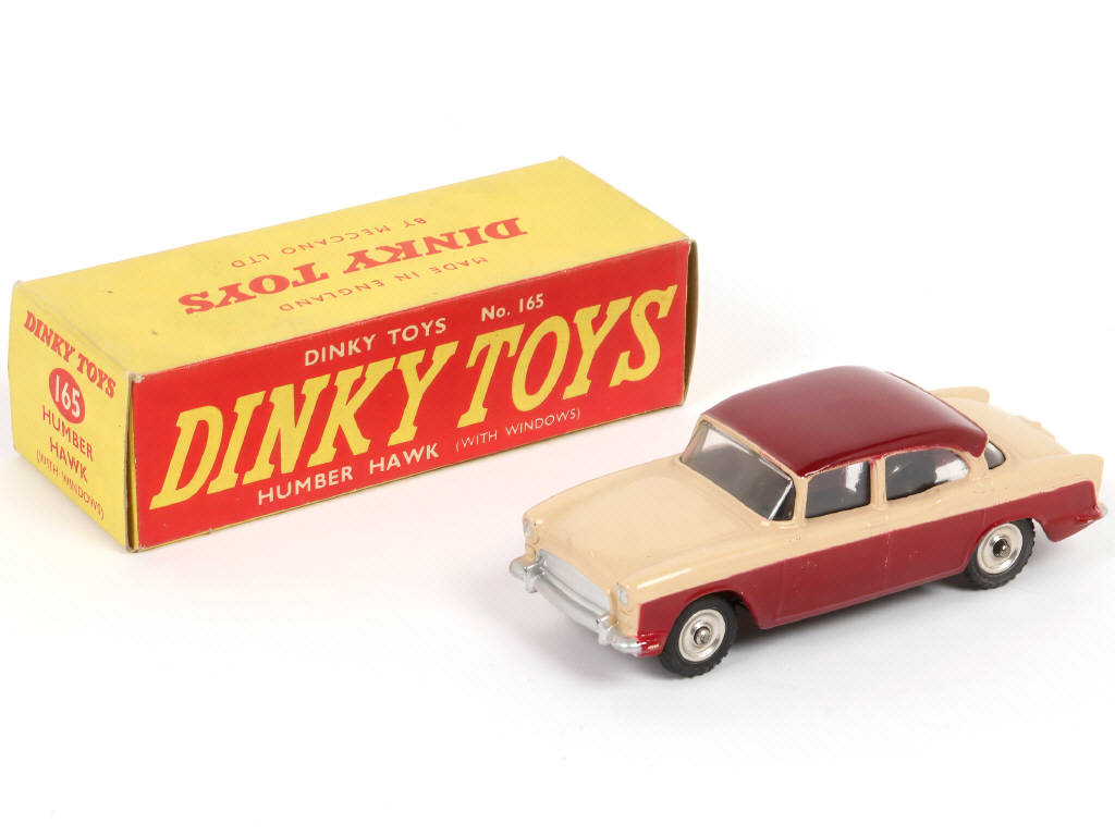 Lot 519 - DINKY TOYS (GB) (1)