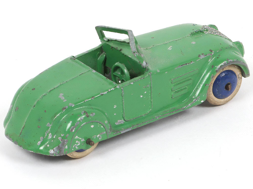 Lot 493 - DINKY TOYS (GB) (1)