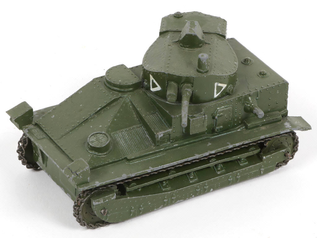 Lot 481 - DINKY TOYS (GB) (1)