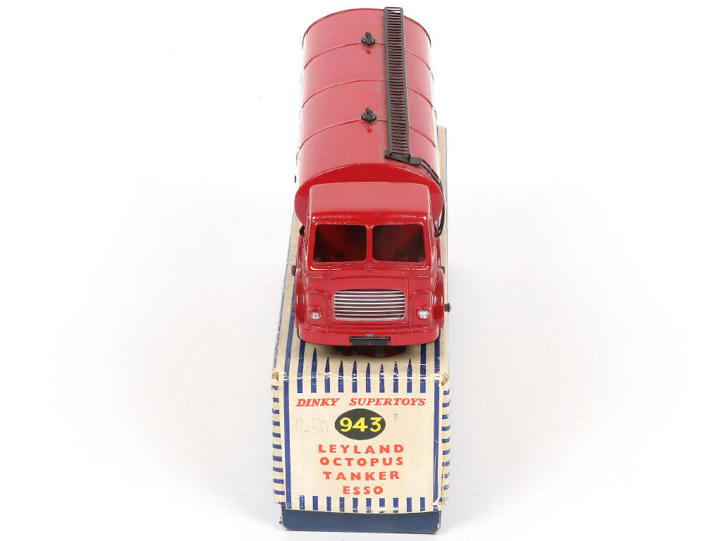 Lot 539 - DINKY TOYS (GB) (1)