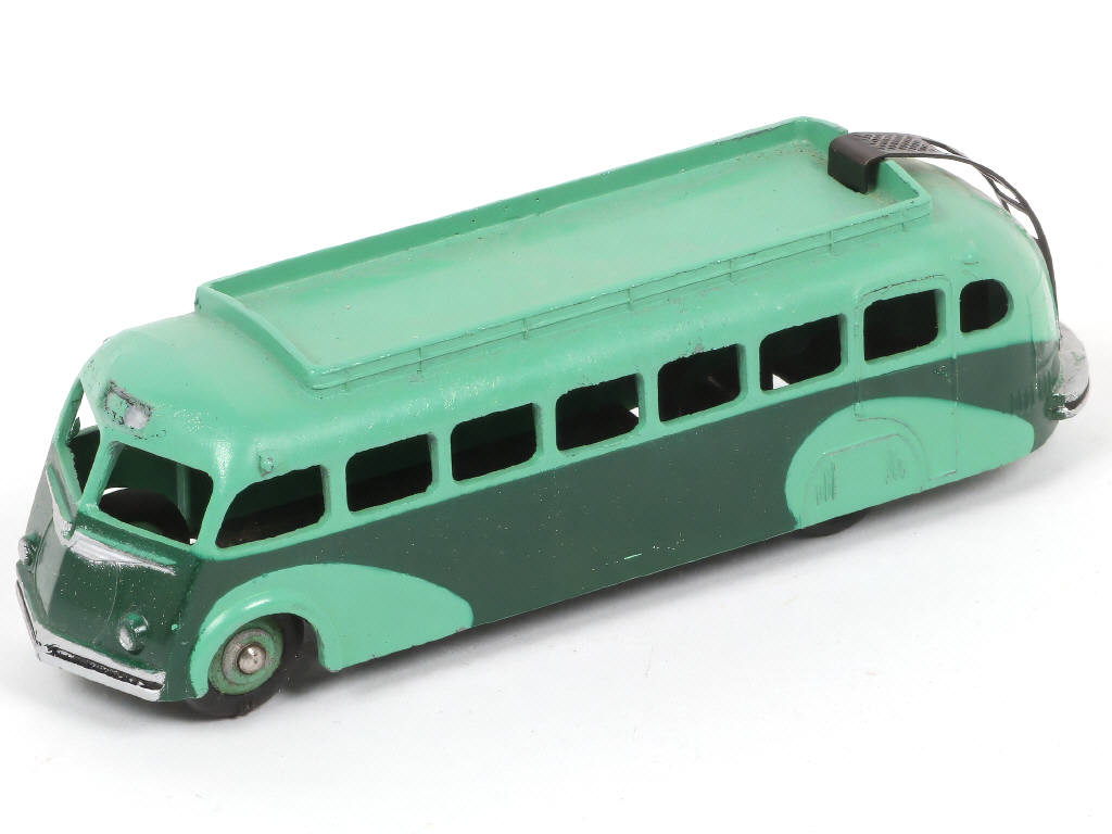 Lot 419 - DINKY TOYS (FRANCE) (1)