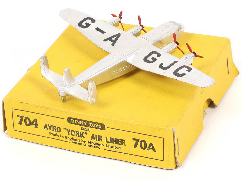 Lot 231 - DINKY TOYS (GB) (1)