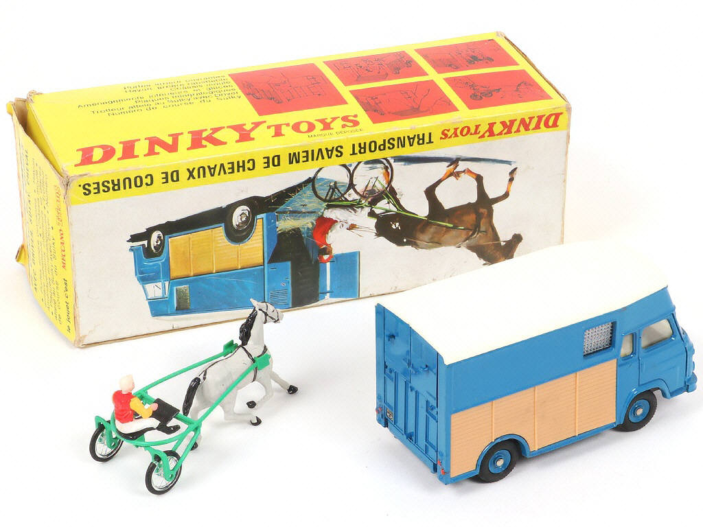 Lot 271 - DINKY TOYS (FRANCE) (1)