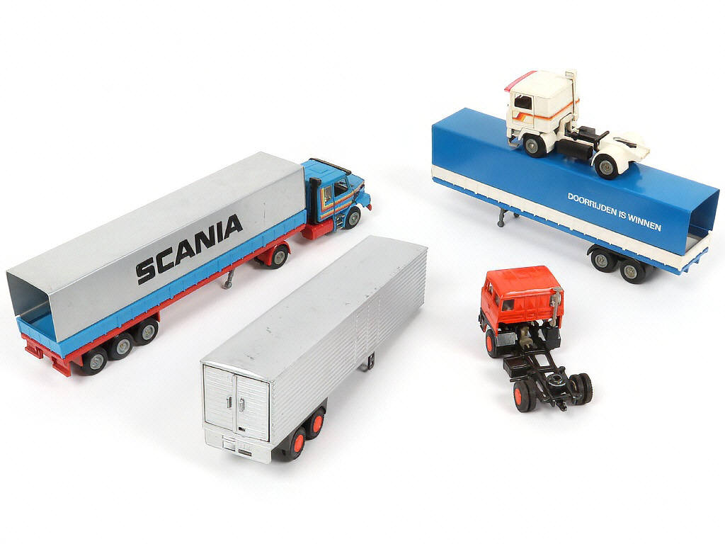 Lot 113 - DIVERS (HOLLAND) (3)