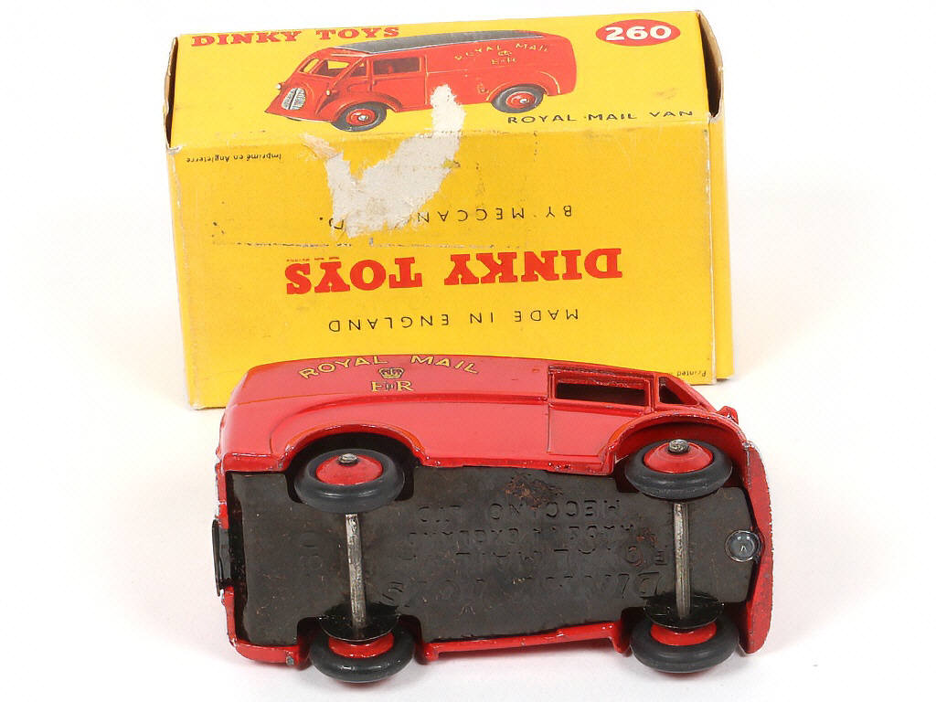 Lot 217 - DINKY TOYS (GB) (1)