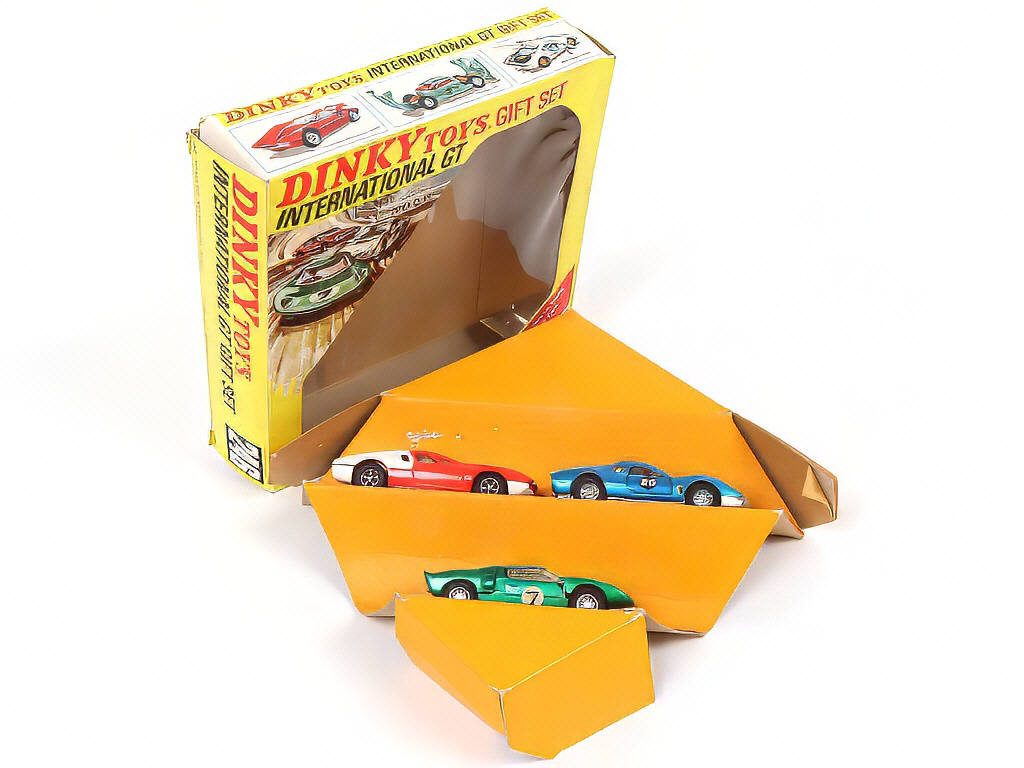 Lot 227 - DINKY TOYS (GB) (1)