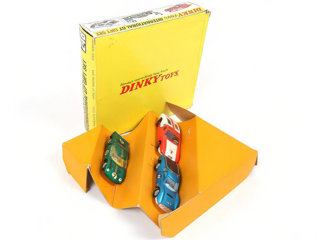 Lot 227 - DINKY TOYS (GB) (1)