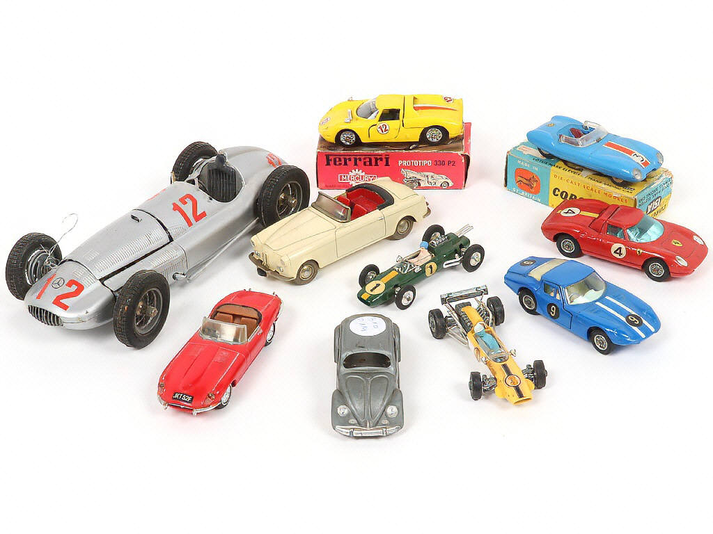 Lot 100 - DIVERS (10)