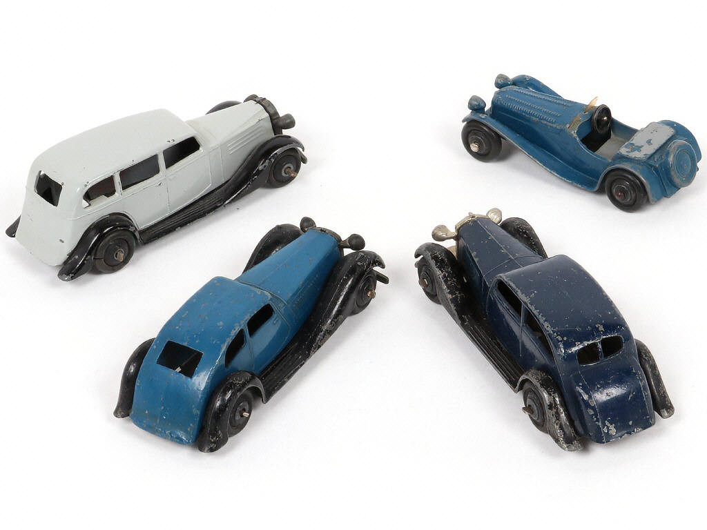 Lot 247 - DINKY TOYS (GB) (4)