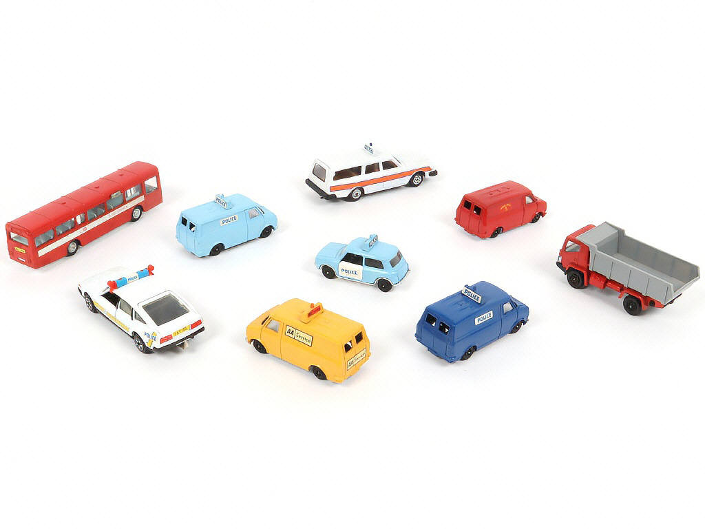 Lot 256 - DINKY TOYS (GB) (9)