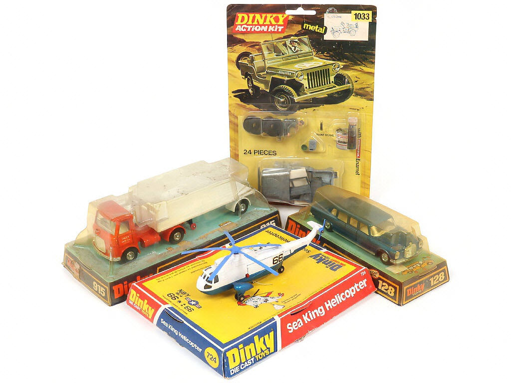 Lot 242 - DINKY TOYS (GB) (4)