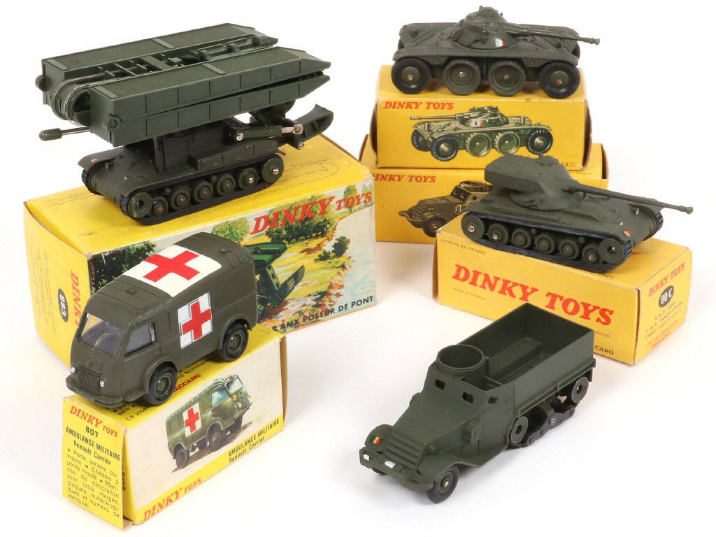 Lot 301 - DINKY TOYS (FRANCE) (5)