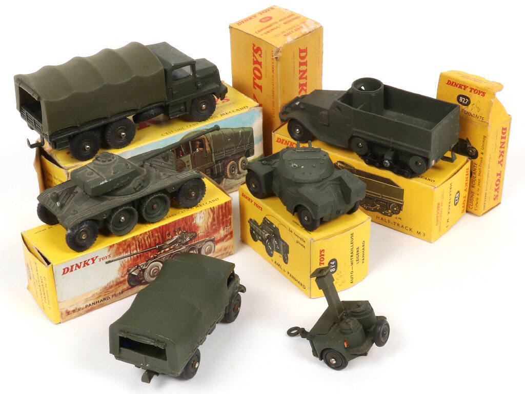 Lot 305 - DINKY TOYS (FRANCE) (6)
