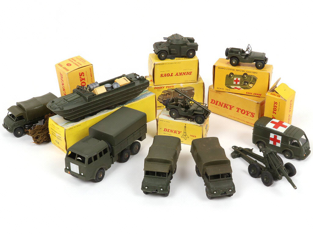 Lot 309 - DINKY TOYS (FRANCE) (10)