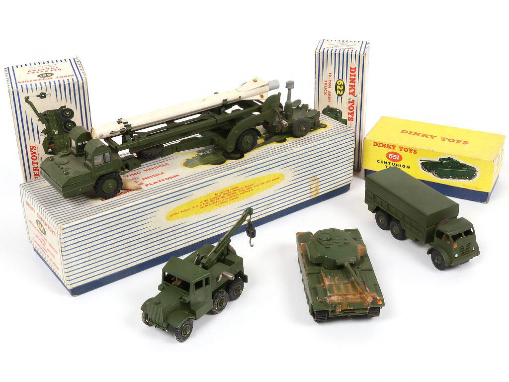 Lot 246 - DINKY TOYS (GB) (4)