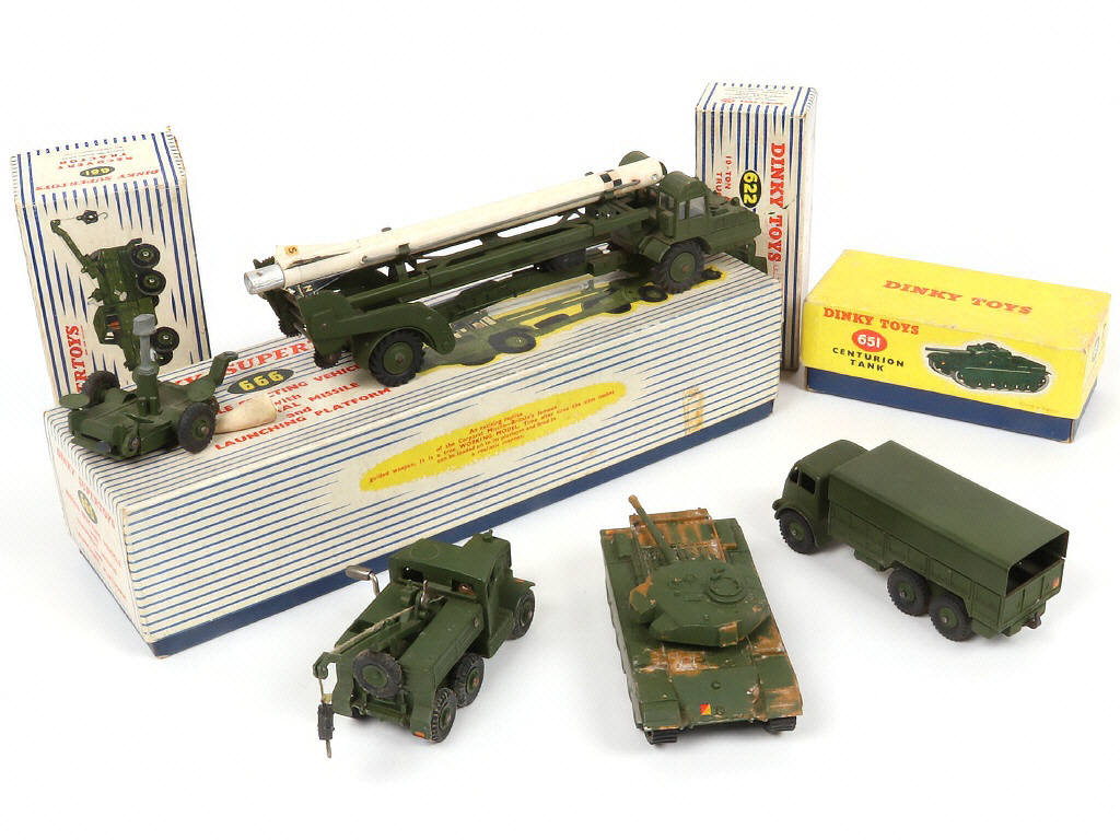 Lot 246 - DINKY TOYS (GB) (4)