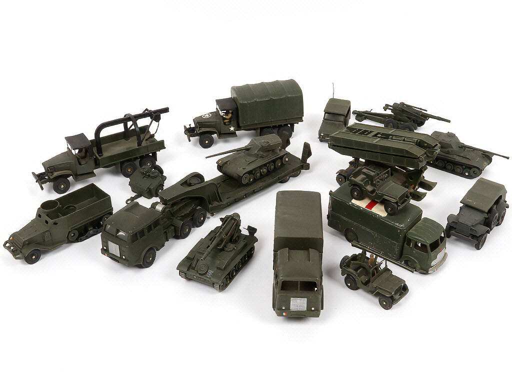 Lot 258 - DINKY TOYS (GB) (16)