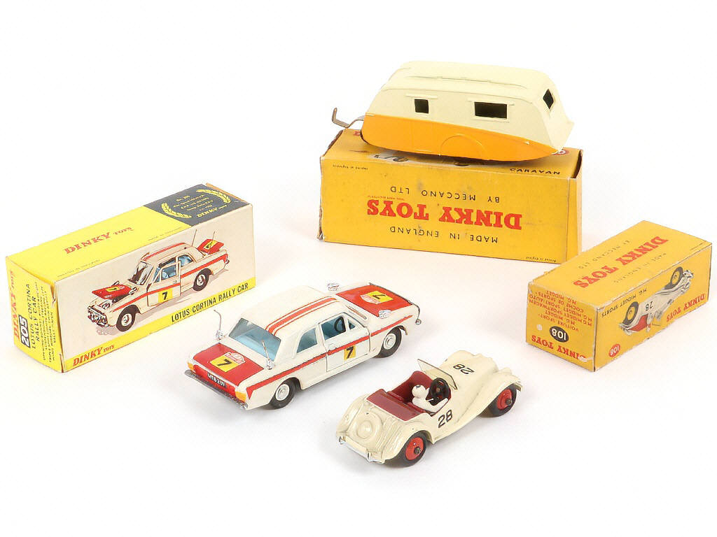 Lot 296 - DINKY TOYS (FRANCE) (3)
