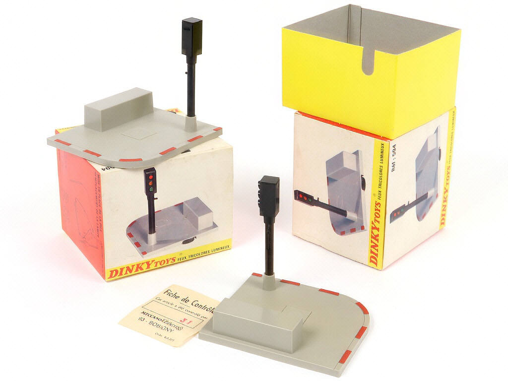 Lot 291 - DINKY TOYS (FRANCE) (2)