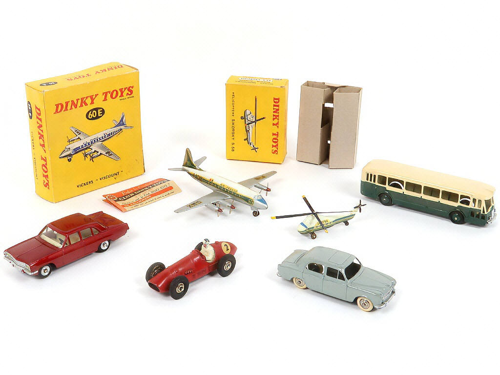Lot 303 - DINKY TOYS (FRANCE) (6)