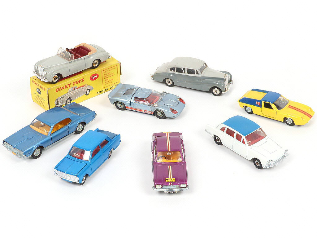Lot 240 - DINKY TOYS (GB) (8)