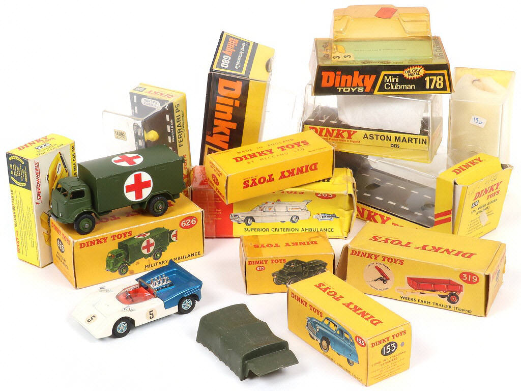 Lot 241 - DINKY TOYS (GB) (14)