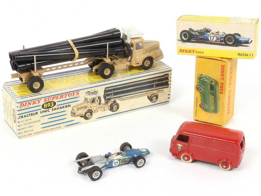 Lot 303 - DINKY TOYS (FRANCE) (3)