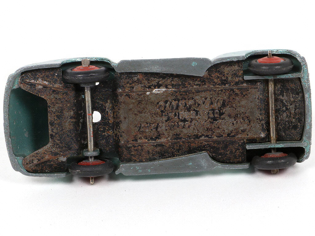 Lot 258 - DINKY TOYS (FRANCE) (1)