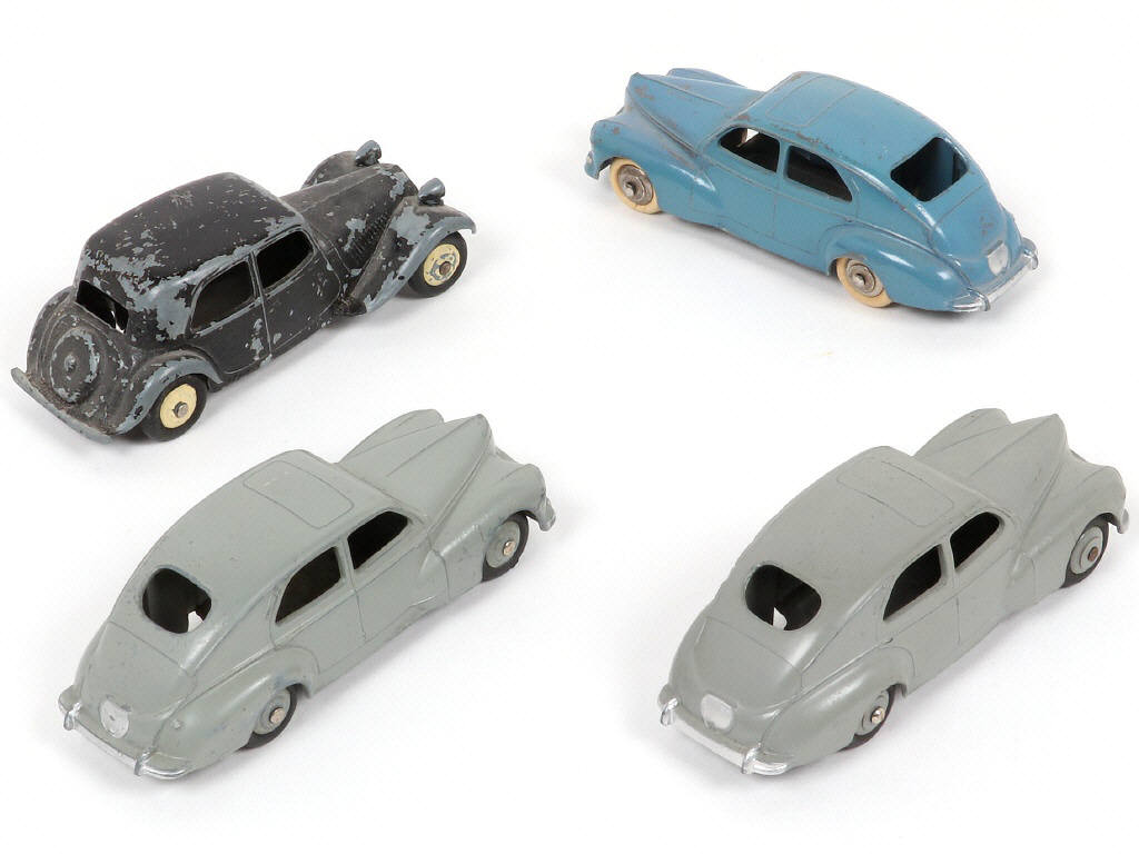 Lot 313 - DINKY TOYS (FRANCE) (4)