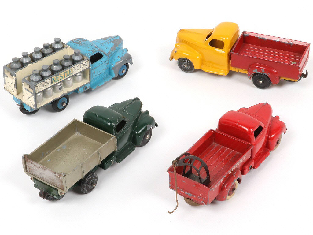 Lot 314 - DINKY TOYS (FRANCE) (4)