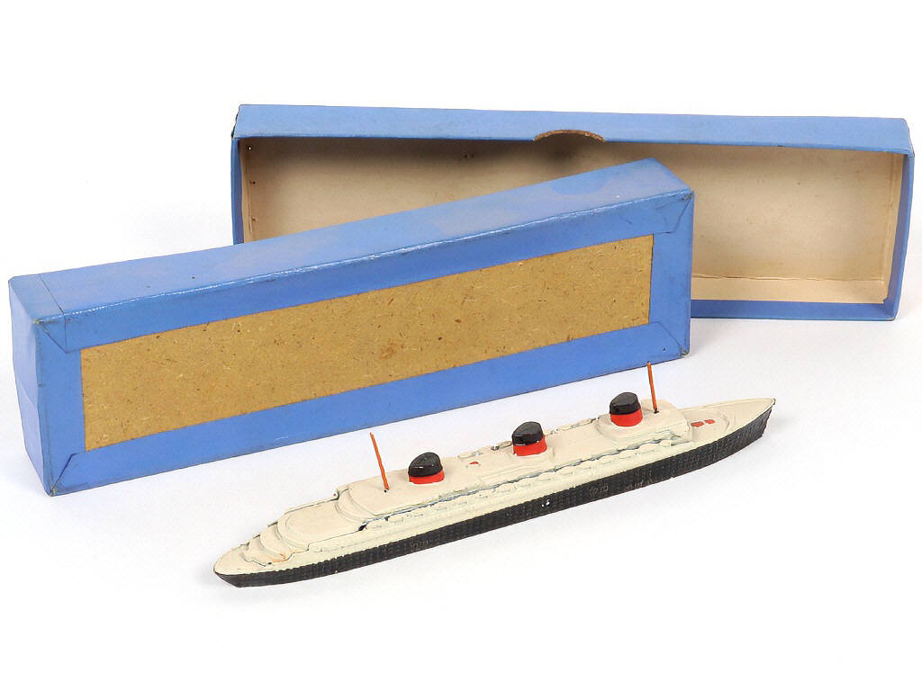 Lot 254 - DINKY TOYS (FRANCE) (1)