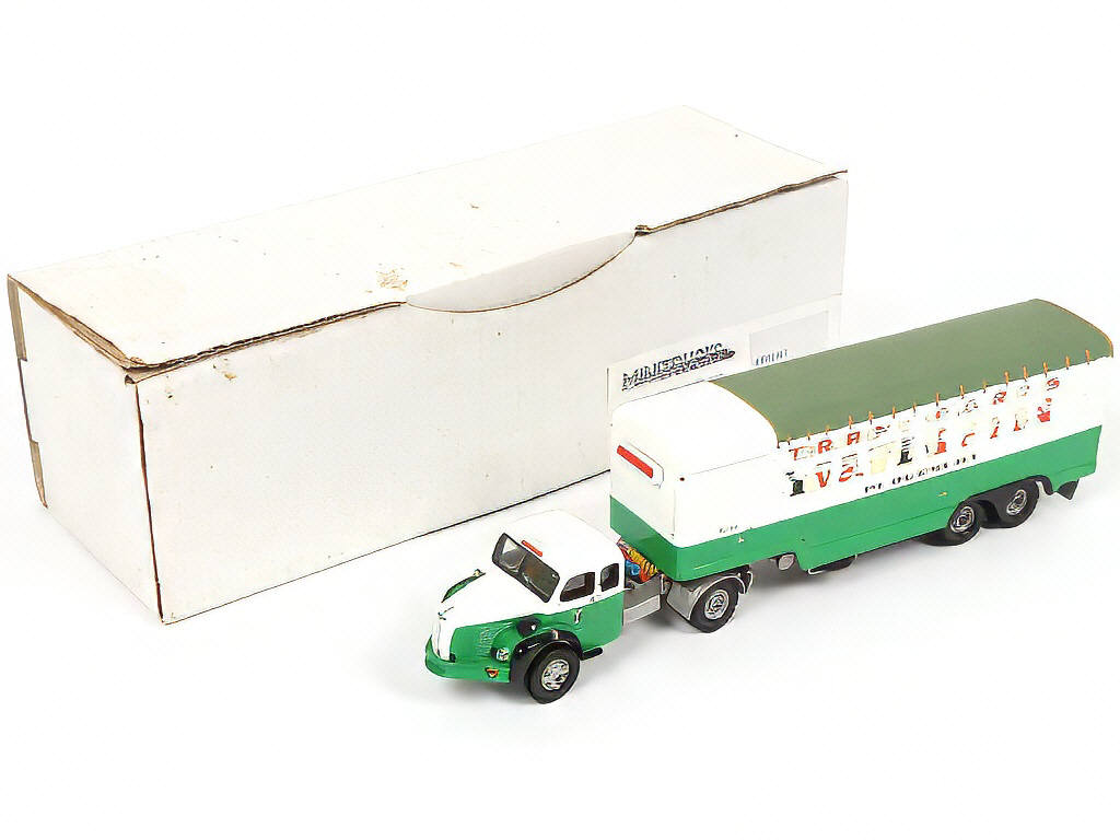 Lot 218 - MINITRUCKS (FRANCE) (1)